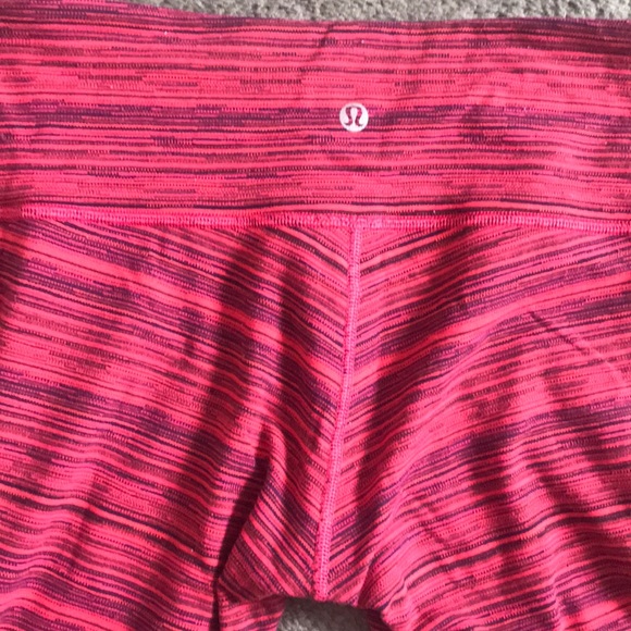 🍋LULULEMON WUNDER UNDER CROP🍋 - Picture 4 of 7
